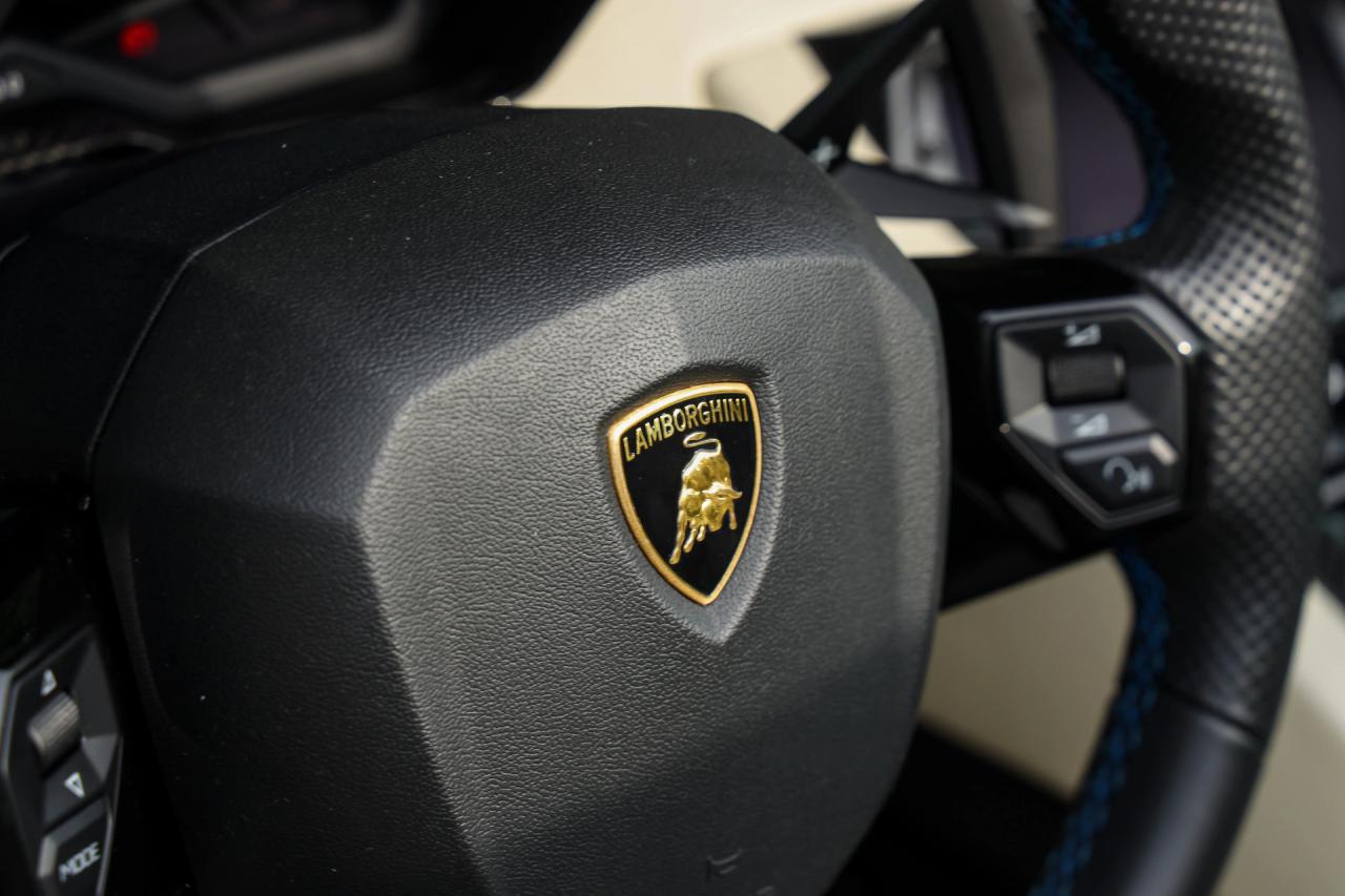 2018 Lamborghini Aventador S Roadster &ldquo;Blu Aegir over Bianco Polar&rdquo;