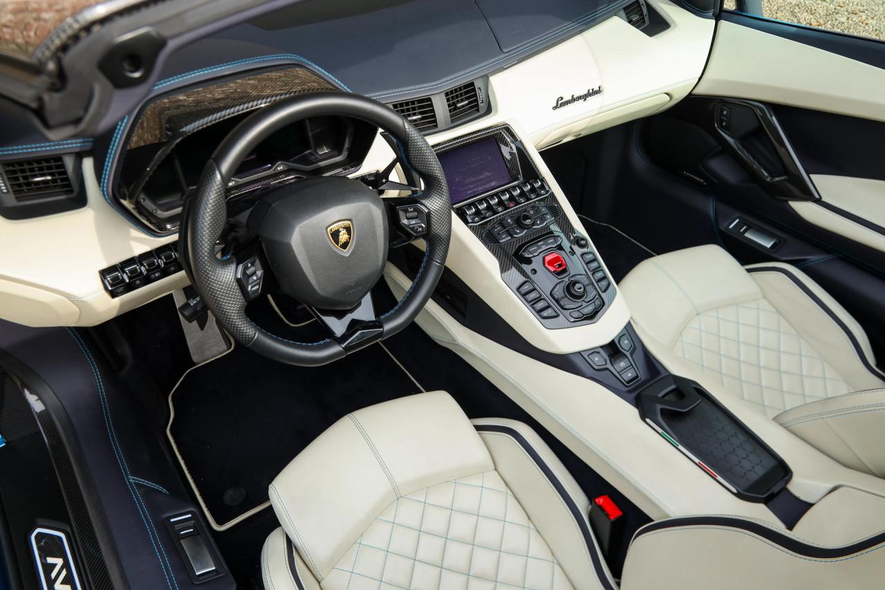 2018 Lamborghini Aventador S Roadster &ldquo;Blu Aegir over Bianco Polar&rdquo;