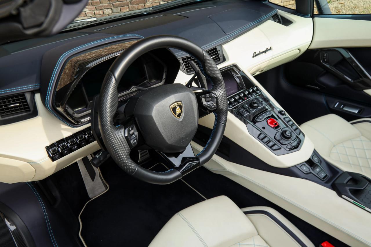 2018 Lamborghini Aventador S Roadster &ldquo;Blu Aegir over Bianco Polar&rdquo;