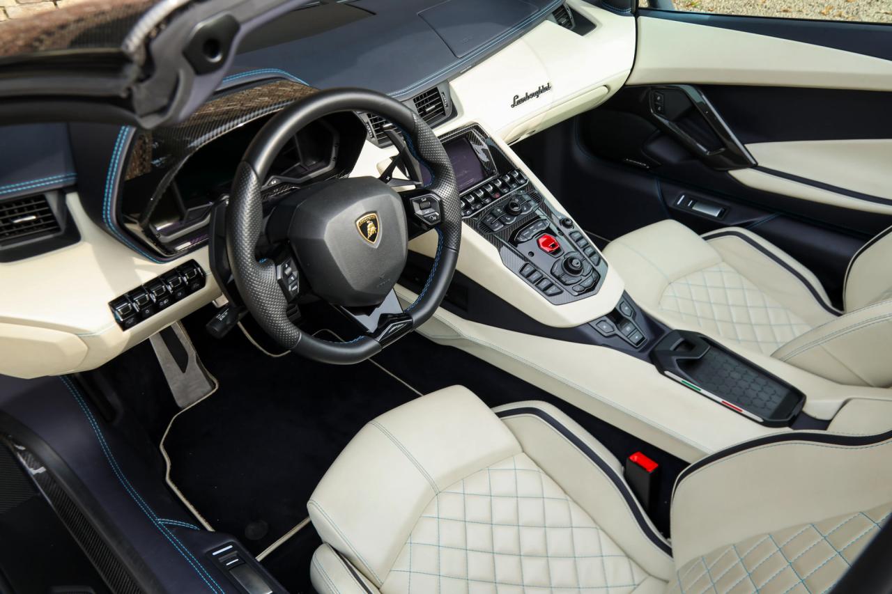 2018 Lamborghini Aventador S Roadster &ldquo;Blu Aegir over Bianco Polar&rdquo;
