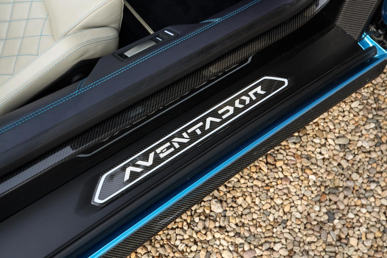 2018 Lamborghini Aventador S Roadster &ldquo;Blu Aegir over Bianco Polar&rdquo;