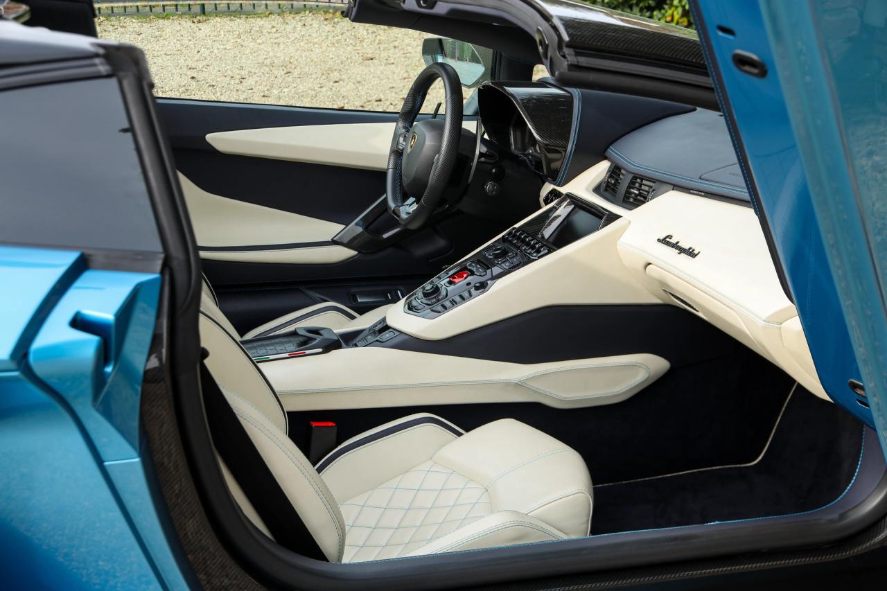 2018 Lamborghini Aventador S Roadster &ldquo;Blu Aegir over Bianco Polar&rdquo;