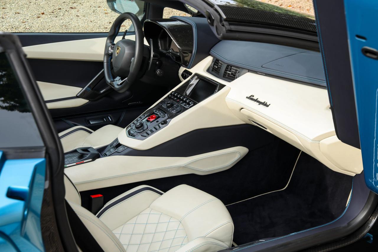 2018 Lamborghini Aventador S Roadster &ldquo;Blu Aegir over Bianco Polar&rdquo;