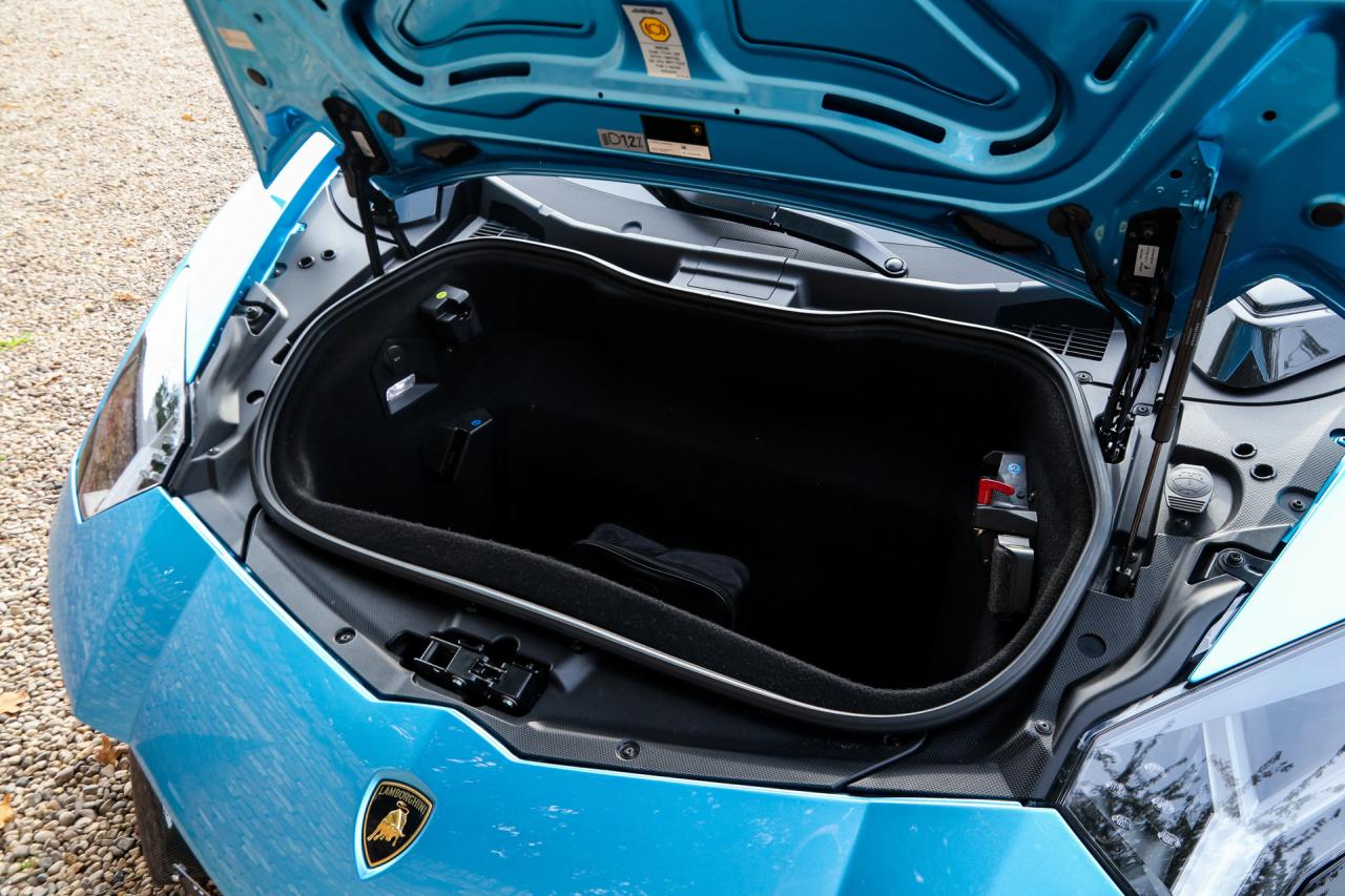2018 Lamborghini Aventador S Roadster &ldquo;Blu Aegir over Bianco Polar&rdquo;
