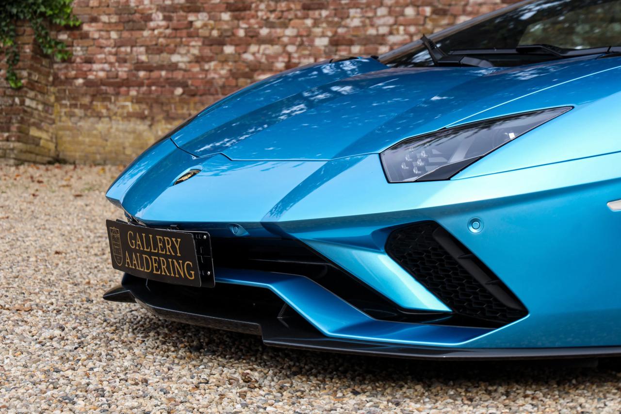 2018 Lamborghini Aventador S Roadster &ldquo;Blu Aegir over Bianco Polar&rdquo;