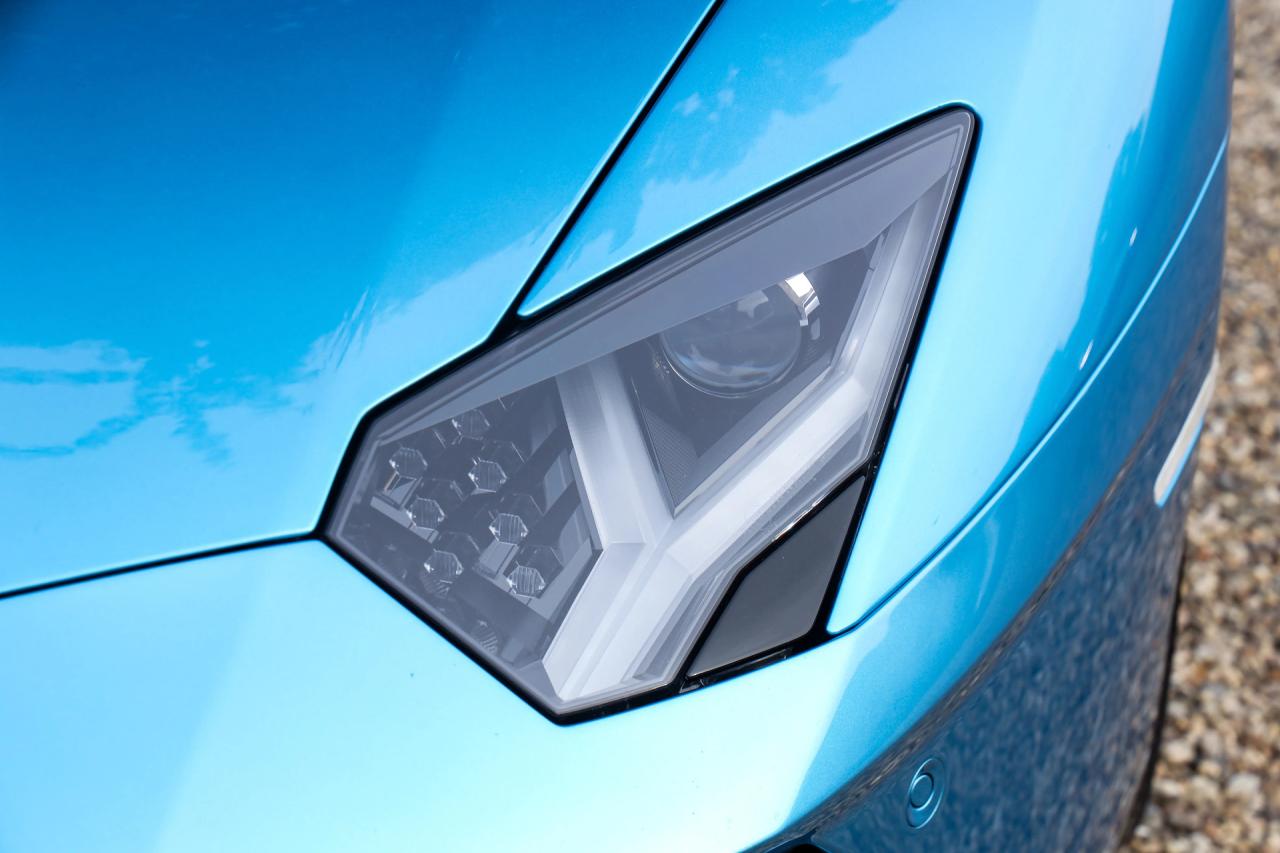 2018 Lamborghini Aventador S Roadster &ldquo;Blu Aegir over Bianco Polar&rdquo;