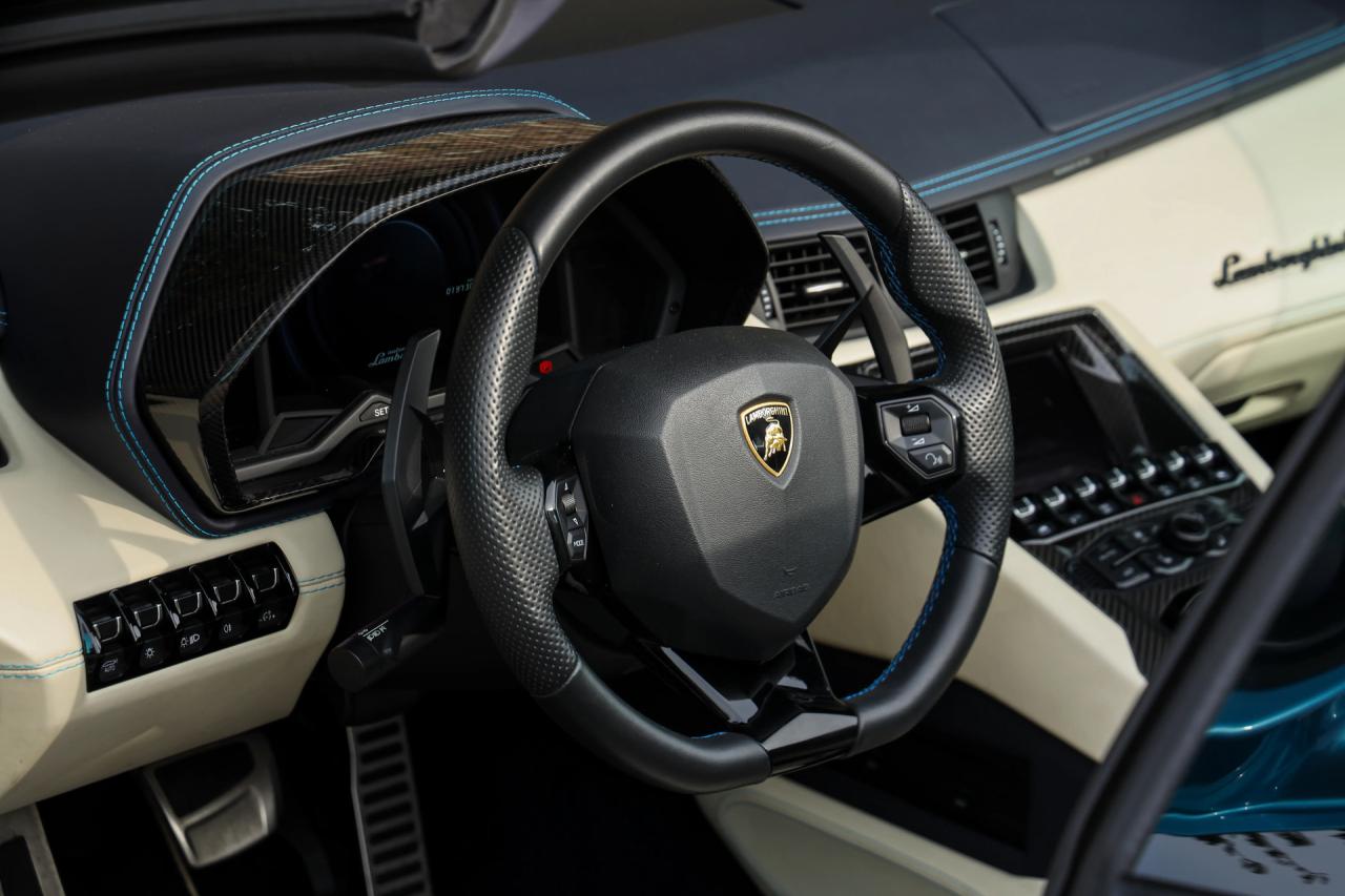 2018 Lamborghini Aventador S Roadster &ldquo;Blu Aegir over Bianco Polar&rdquo;