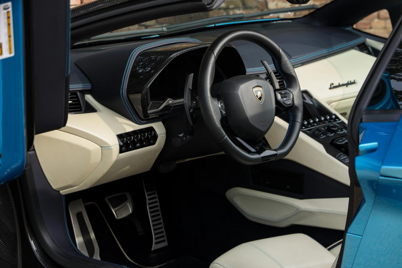 2018 Lamborghini Aventador S Roadster &ldquo;Blu Aegir over Bianco Polar&rdquo;