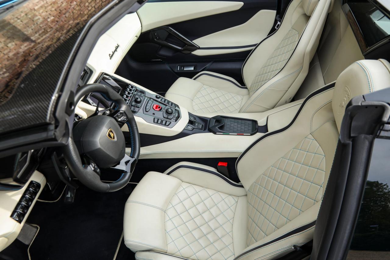2018 Lamborghini Aventador S Roadster &ldquo;Blu Aegir over Bianco Polar&rdquo;