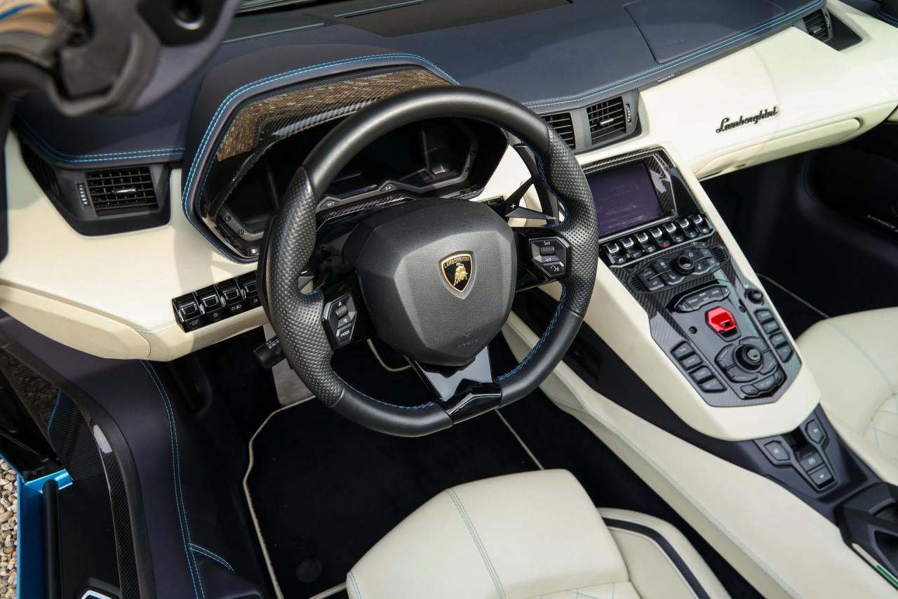 2018 Lamborghini Aventador S Roadster &ldquo;Blu Aegir over Bianco Polar&rdquo;