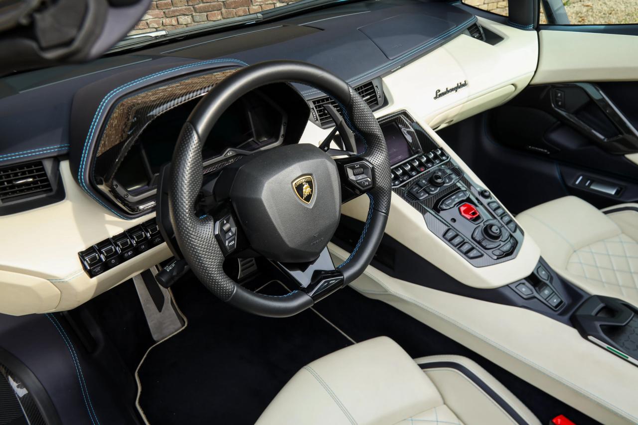 2018 Lamborghini Aventador S Roadster &ldquo;Blu Aegir over Bianco Polar&rdquo;
