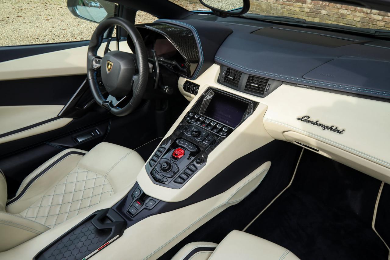 2018 Lamborghini Aventador S Roadster &ldquo;Blu Aegir over Bianco Polar&rdquo;