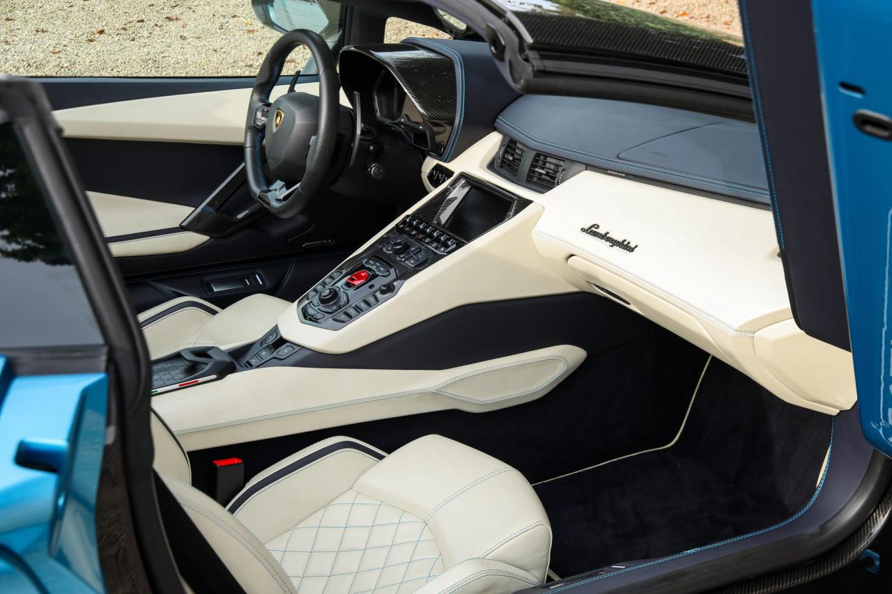 2018 Lamborghini Aventador S Roadster &ldquo;Blu Aegir over Bianco Polar&rdquo;