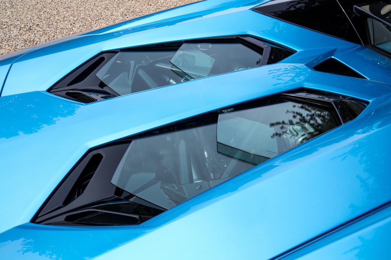 2018 Lamborghini Aventador S Roadster &ldquo;Blu Aegir over Bianco Polar&rdquo;