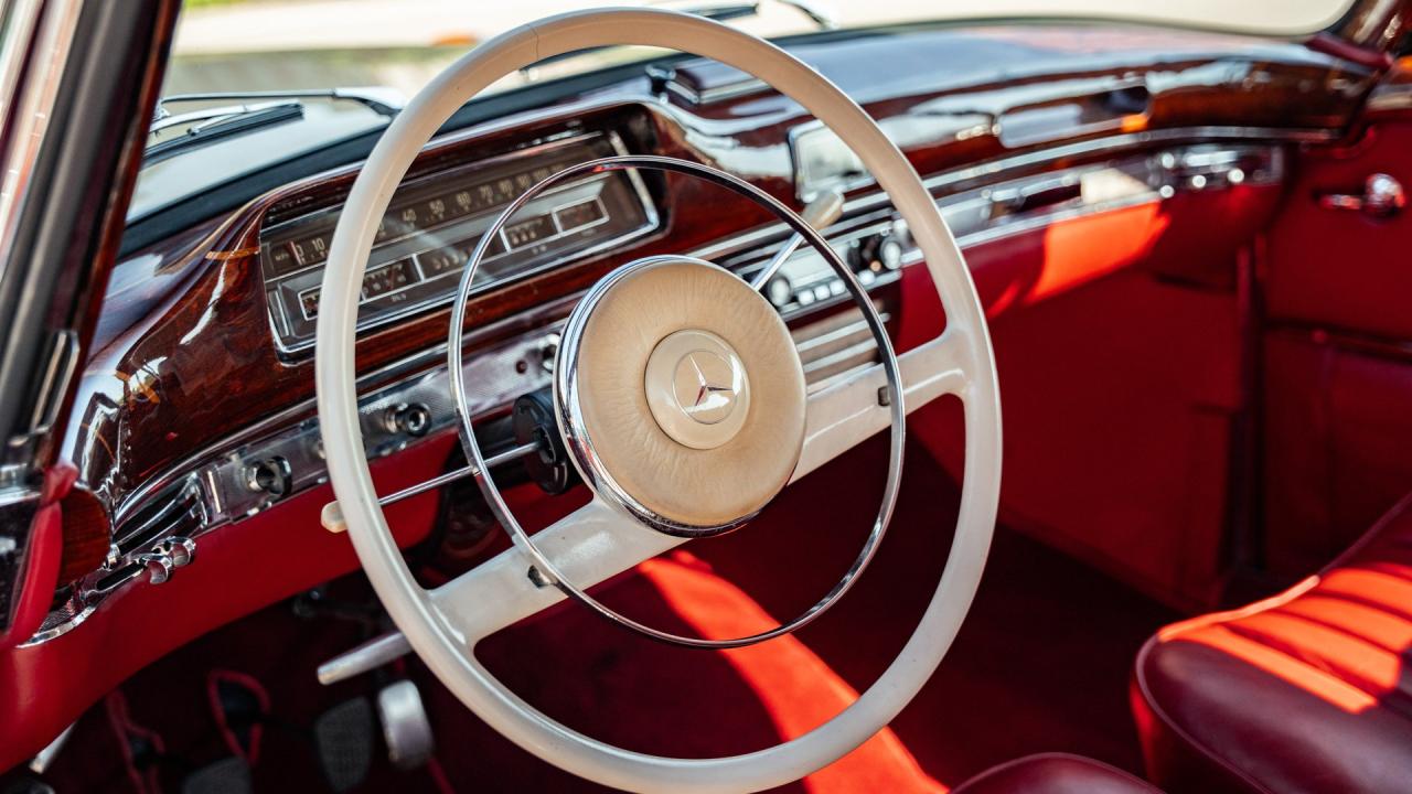 1960 Mercedes - Benz 220 SE Coup&eacute;