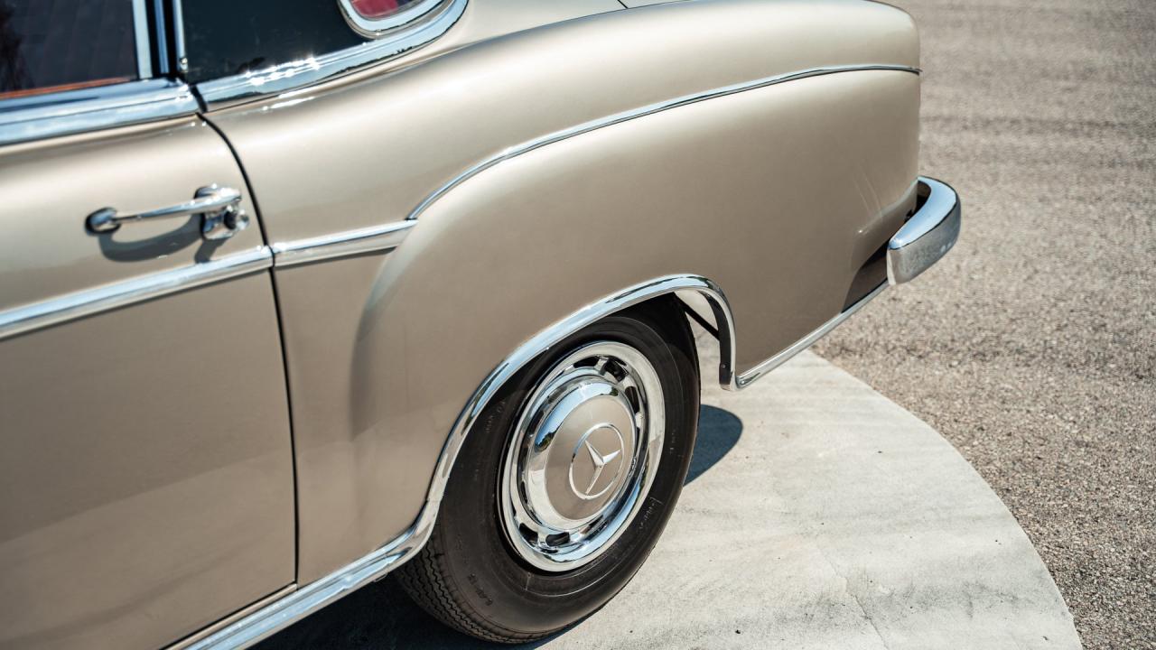 1960 Mercedes - Benz 220 SE Coup&eacute;