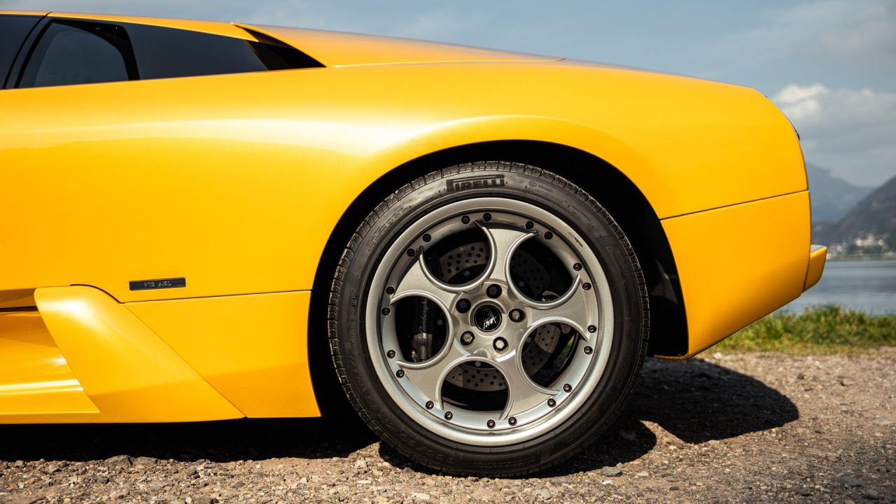2003 Lamborghini Murci&eacute;lago