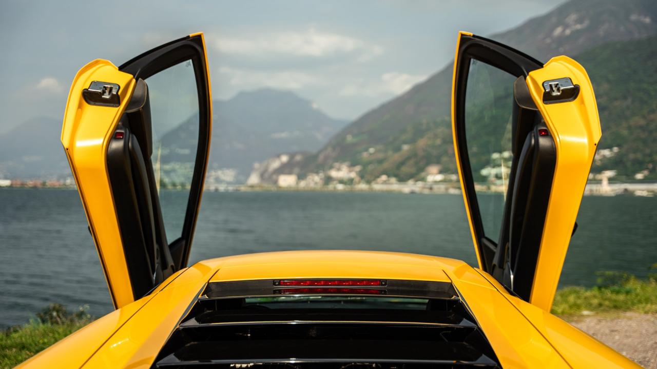2003 Lamborghini Murci&eacute;lago