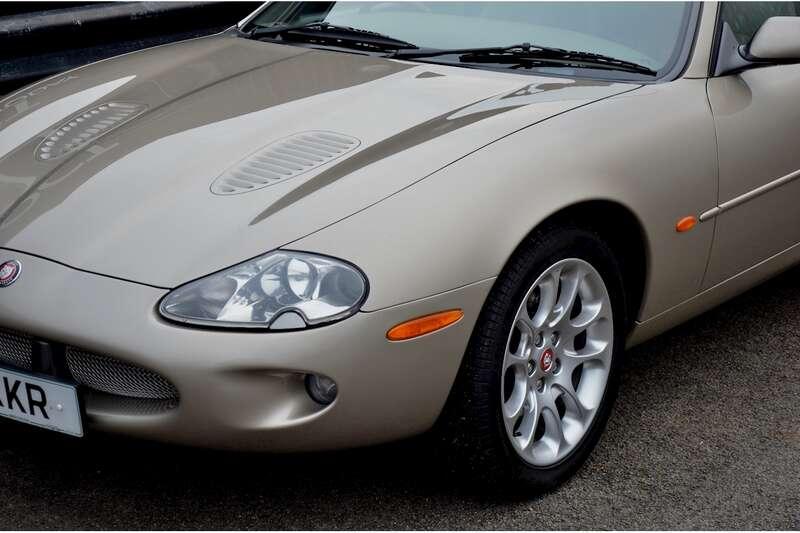 2000 Jaguar XKR