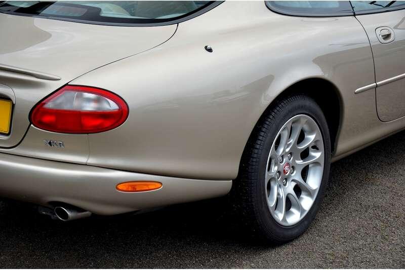 2000 Jaguar XKR