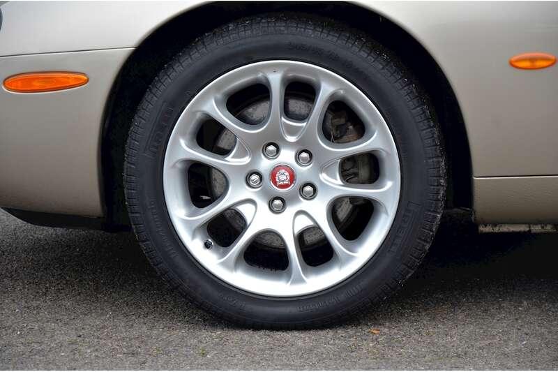 2000 Jaguar XKR