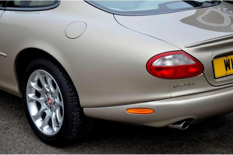 2000 Jaguar XKR