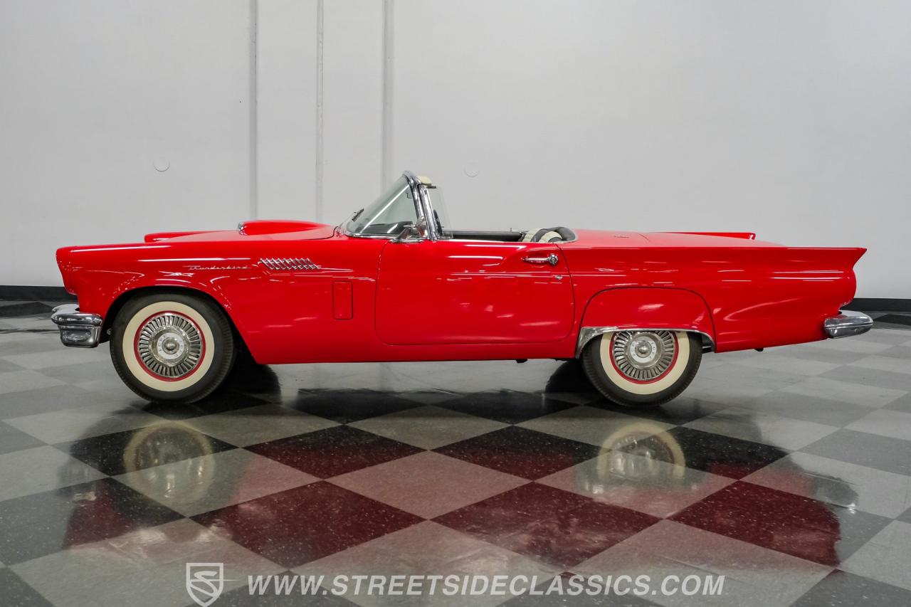 1957 Ford Thunderbird