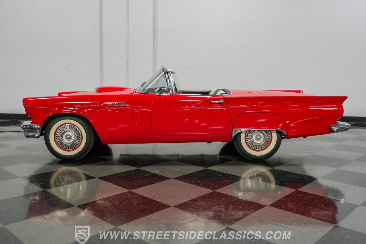1957 Ford Thunderbird