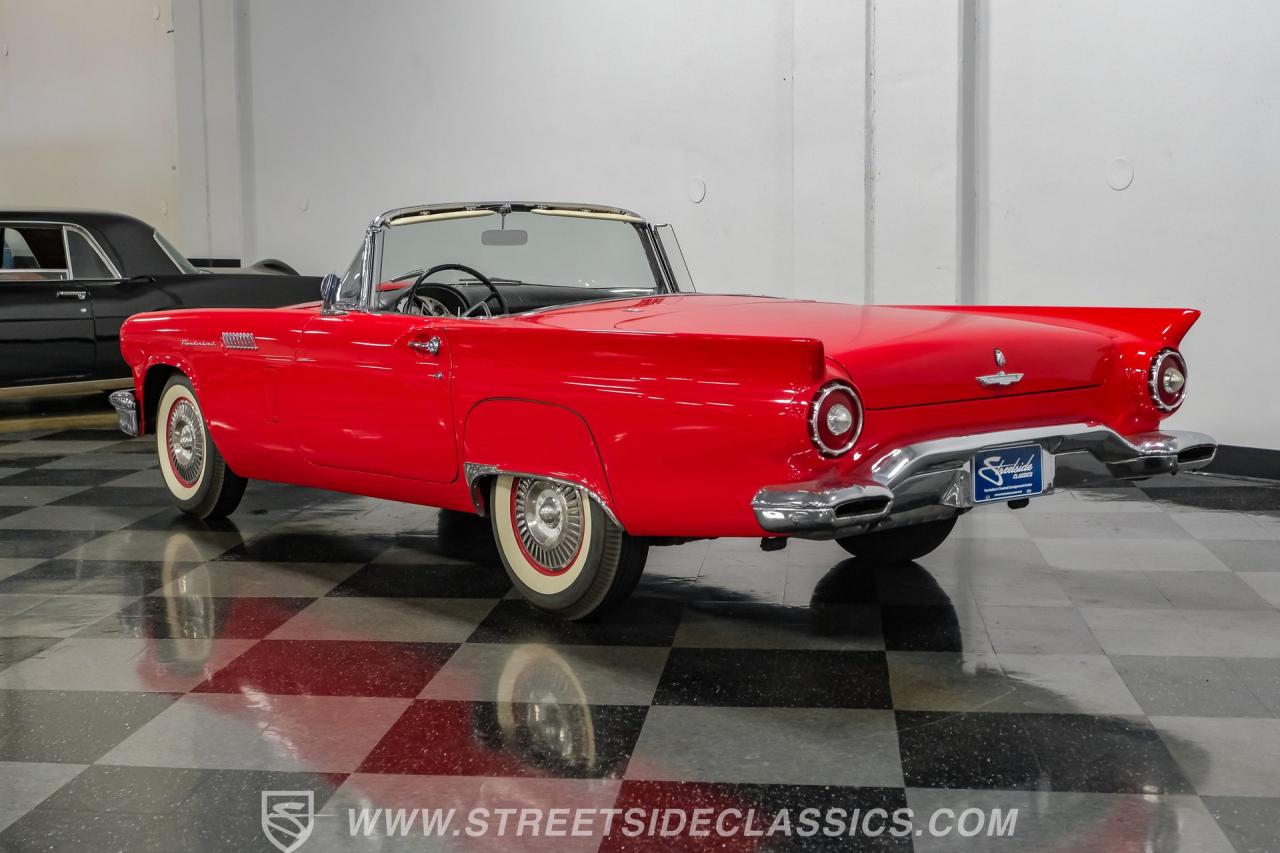1957 Ford Thunderbird