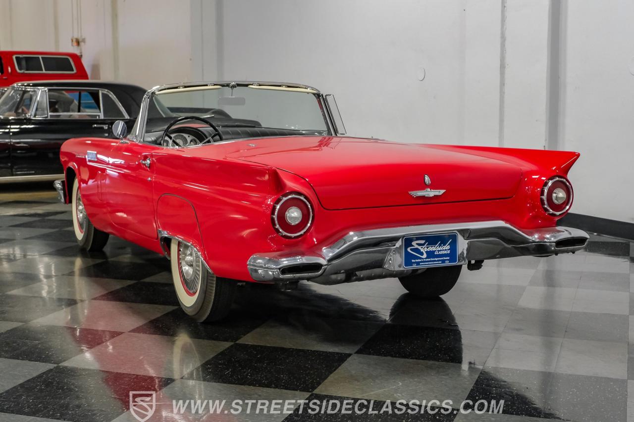 1957 Ford Thunderbird