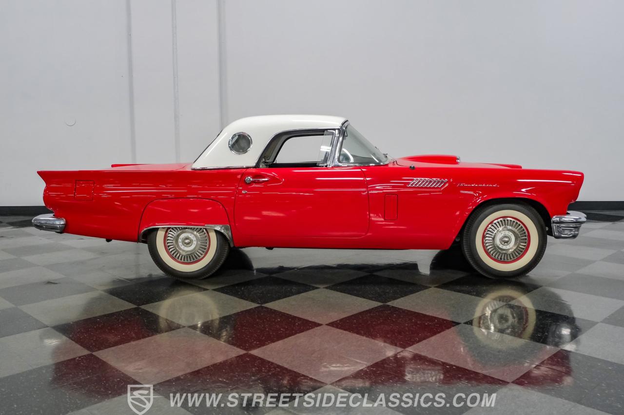 1957 Ford Thunderbird