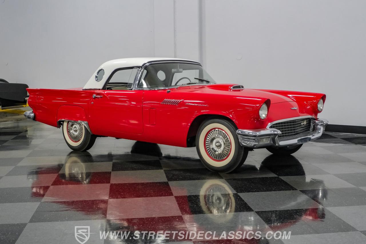 1957 Ford Thunderbird