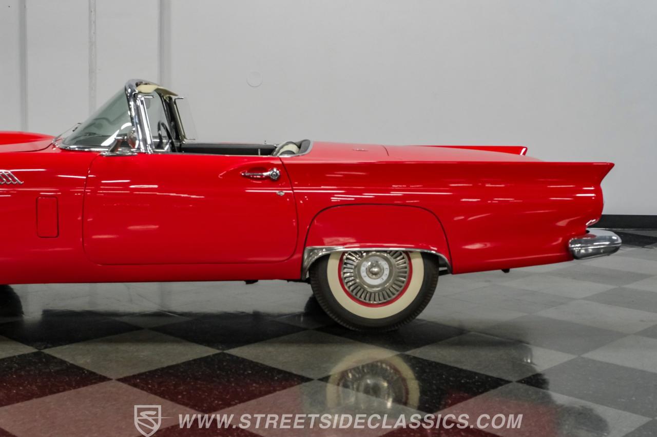 1957 Ford Thunderbird