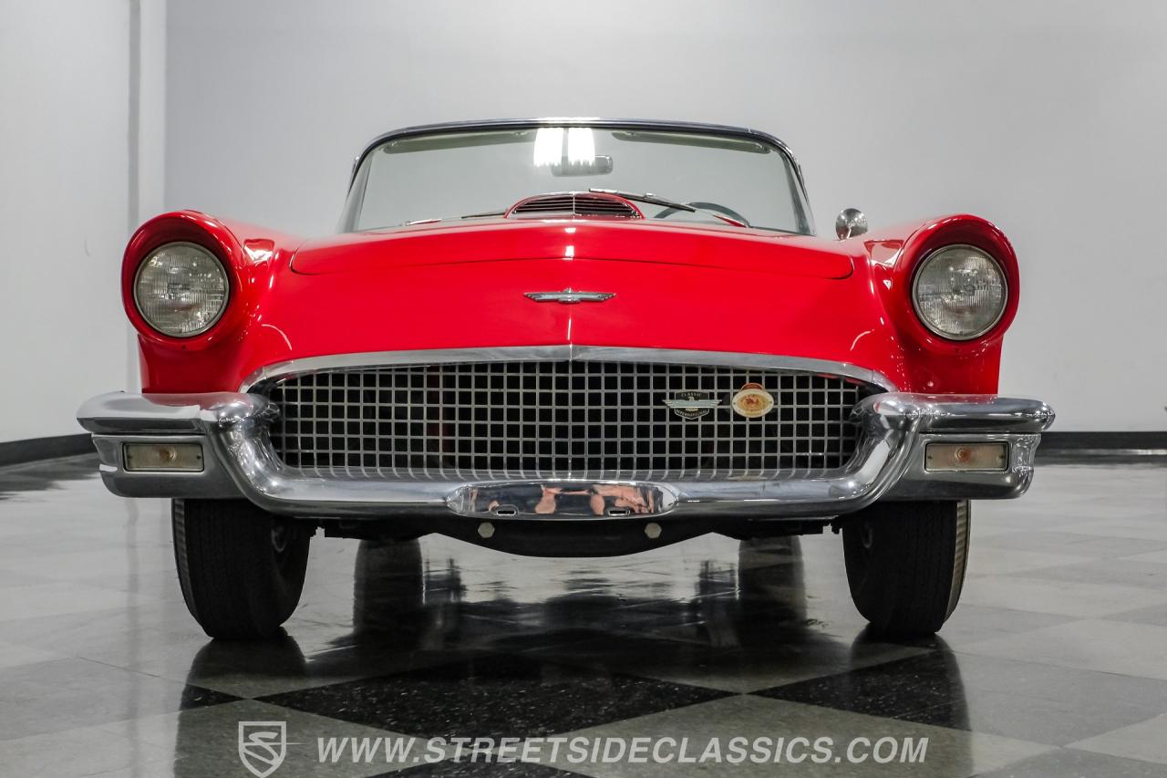 1957 Ford Thunderbird
