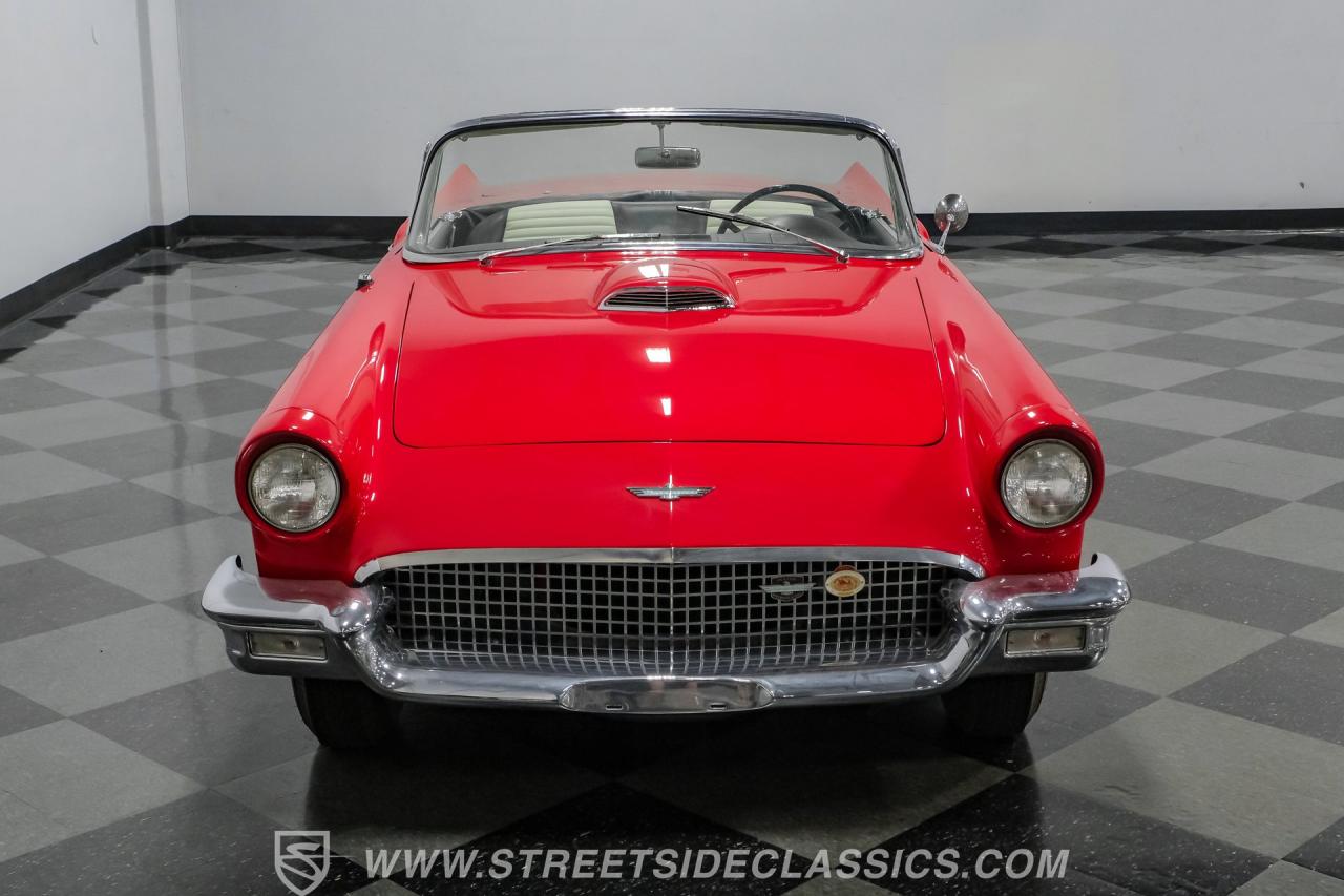 1957 Ford Thunderbird
