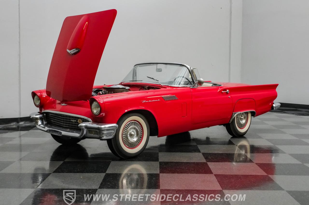 1957 Ford Thunderbird