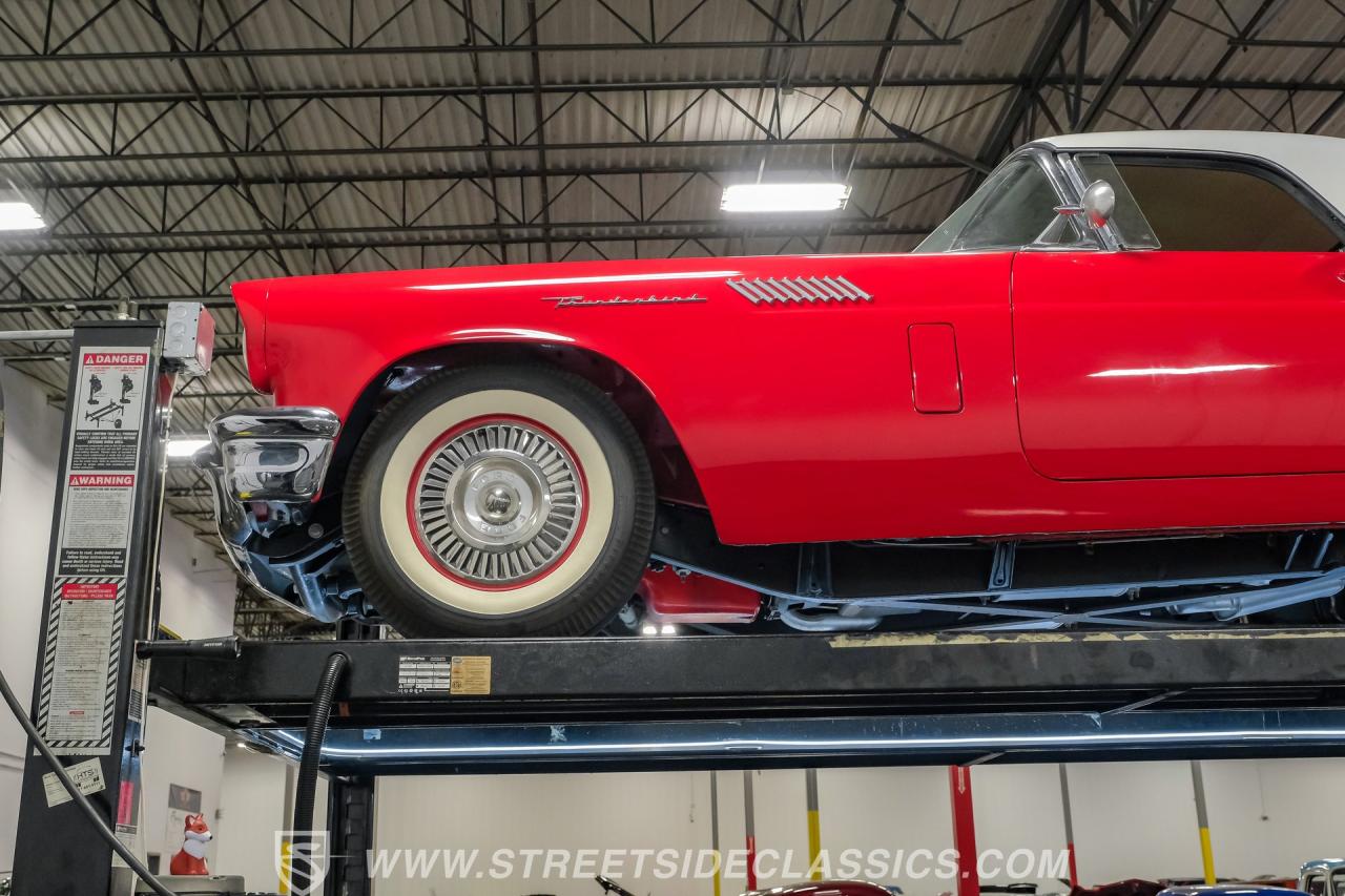 1957 Ford Thunderbird