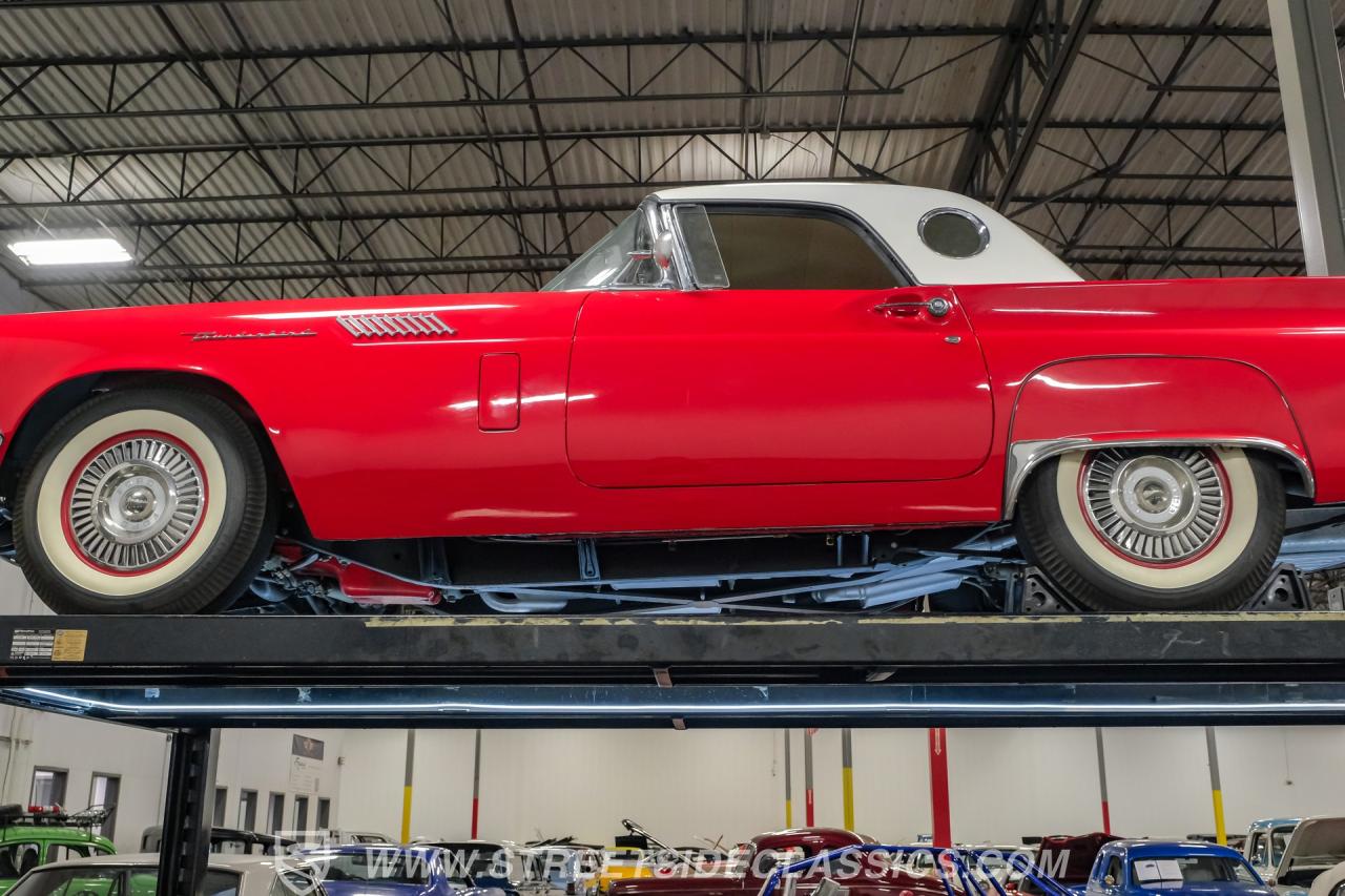 1957 Ford Thunderbird