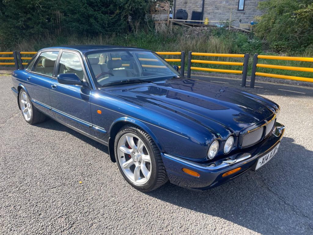2000 Jaguar XJR