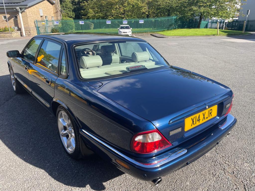 2000 Jaguar XJR
