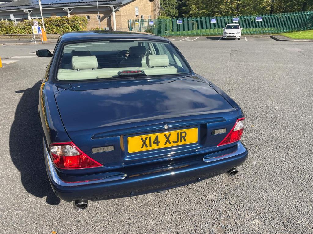 2000 Jaguar XJR