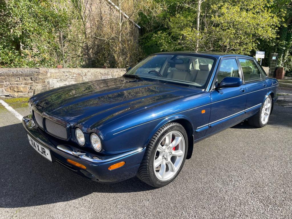 2000 Jaguar XJR