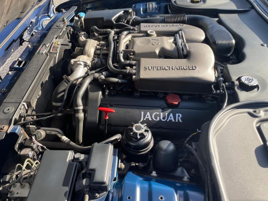 2000 Jaguar XJR