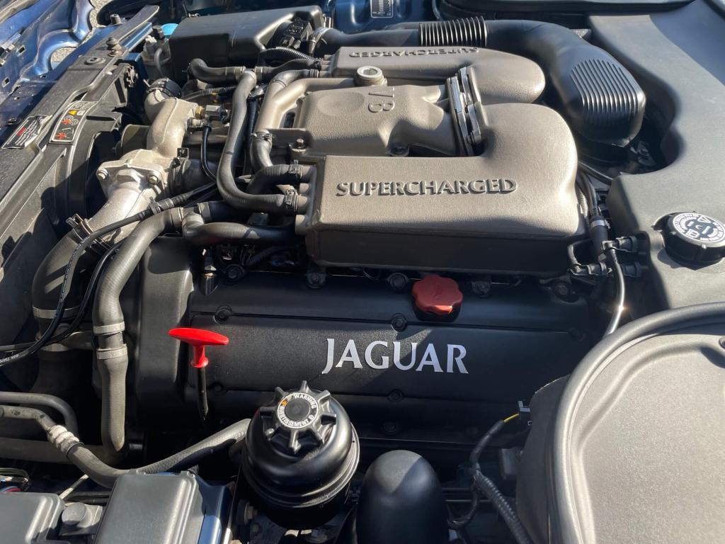 2000 Jaguar XJR
