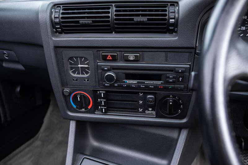 1992 BMW 325I CABRIOLET
