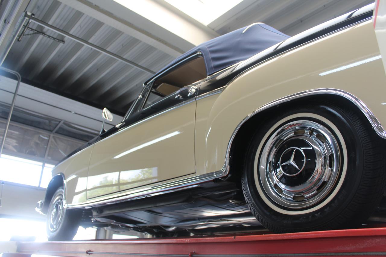 1956 Mercedes - Benz Mercedes Benz 220 S Cabriolet &ldquo;Comprehensive restoration completed in 2019&rdquo;
