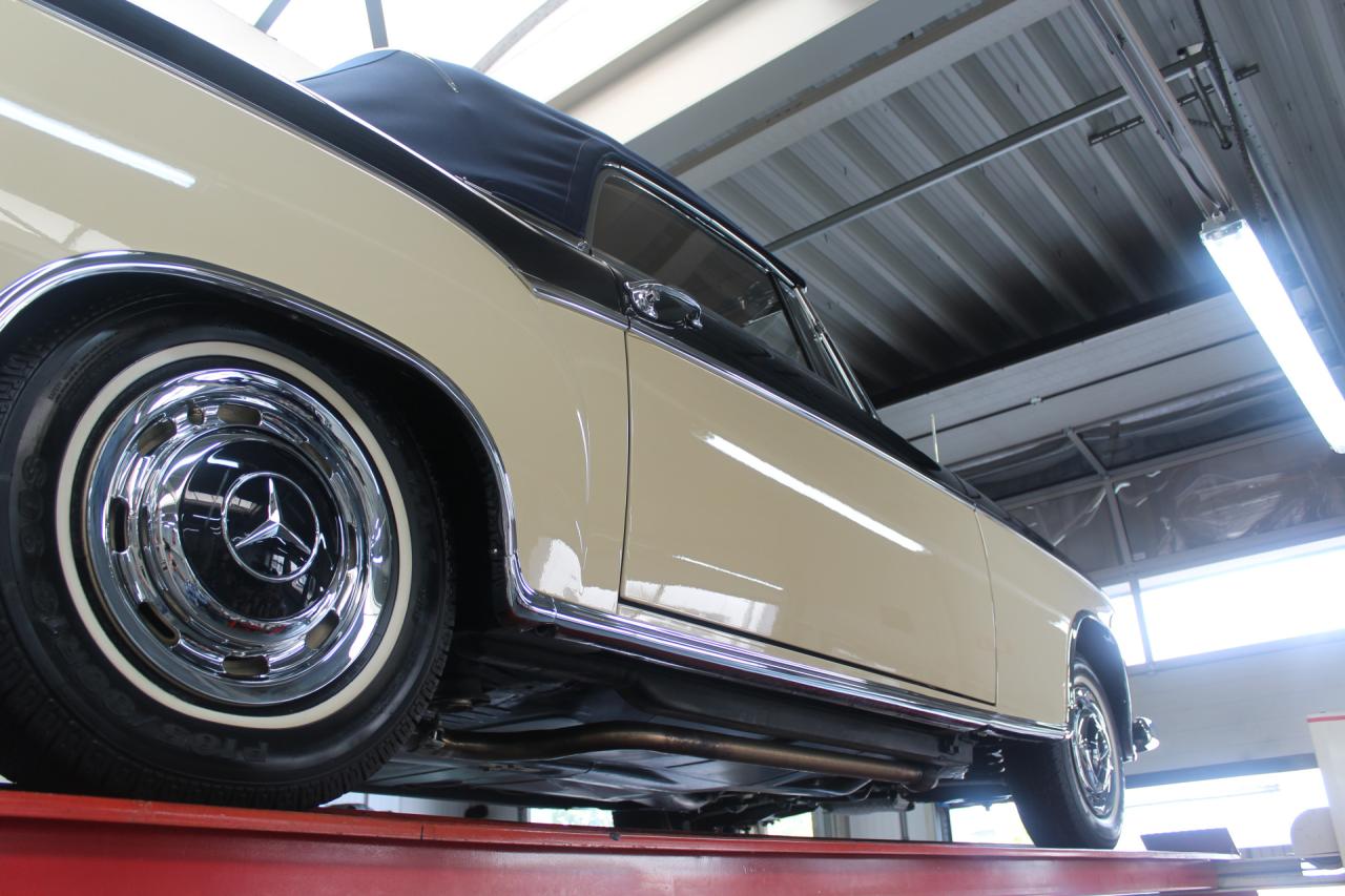 1956 Mercedes - Benz Mercedes Benz 220 S Cabriolet &ldquo;Comprehensive restoration completed in 2019&rdquo;
