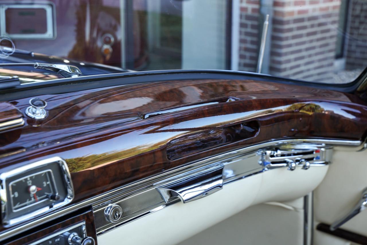 1956 Mercedes - Benz Mercedes Benz 220 S Cabriolet &ldquo;Comprehensive restoration completed in 2019&rdquo;