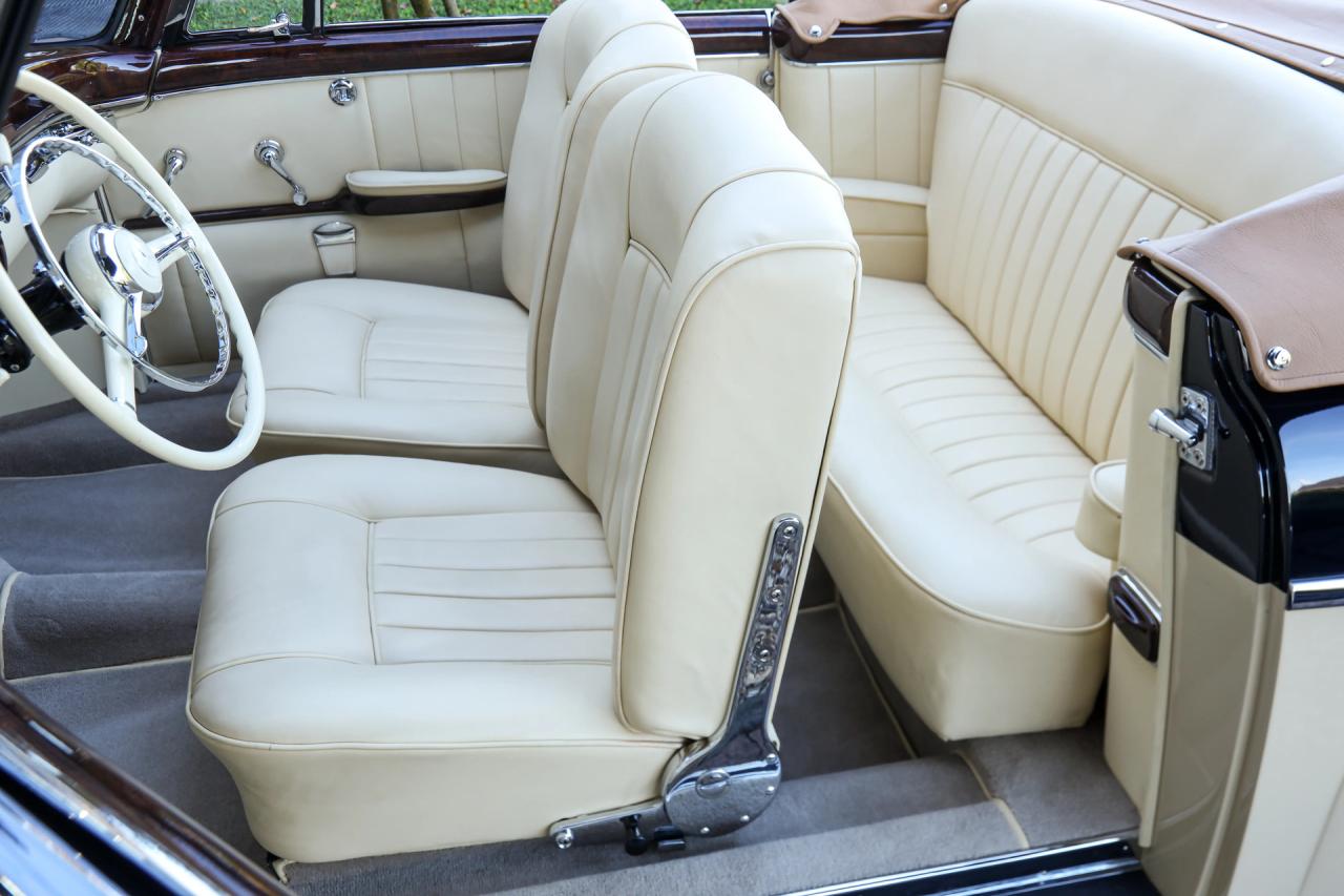 1956 Mercedes - Benz Mercedes Benz 220 S Cabriolet &ldquo;Comprehensive restoration completed in 2019&rdquo;