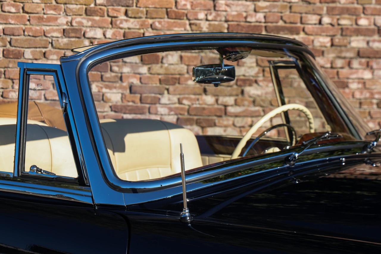 1956 Mercedes - Benz Mercedes Benz 220 S Cabriolet &ldquo;Comprehensive restoration completed in 2019&rdquo;